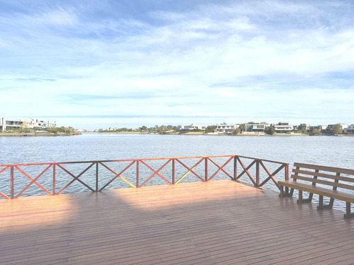 Departamento En Barrio Islas Del Golf Qbay