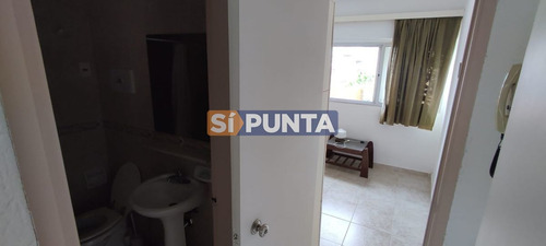Imagen 16 de 19 de Apartamento Frente A Plaza México De 3 Dormitorios En Venta - Venta Anual