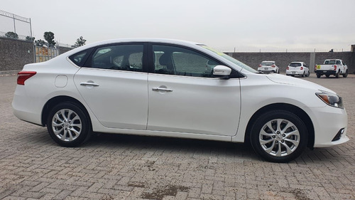 Imagen 4 de 15 de Nissan Sentra 2019 1.8 Advance Mt