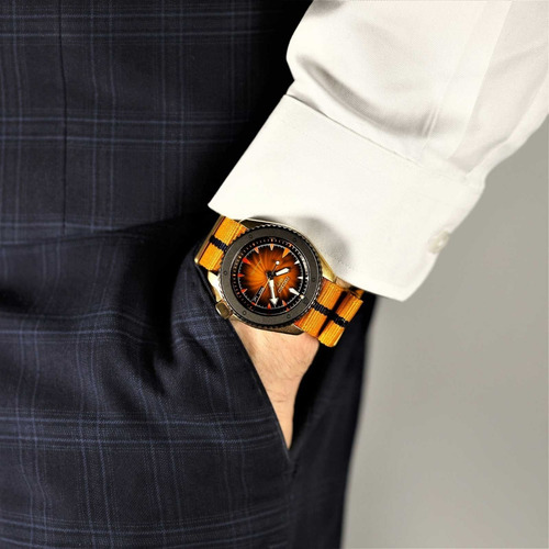Imagen 9 de 10 de Naruto Seiko Reloj Edicion Limitada Sports 5 Boruto Srpf70
