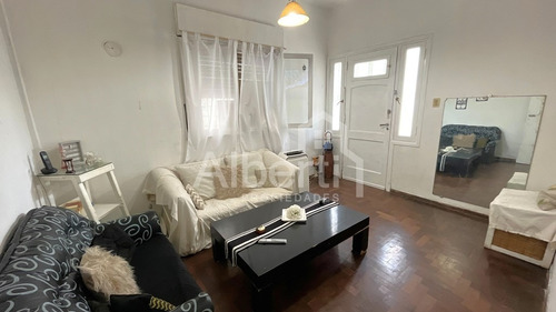 Venta Casa P.h 4 Ambientes En Haedo.