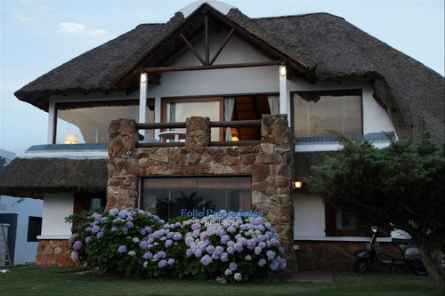 Imagen 2 de 11 de Punta Colorada Venta Muy Buena Casa En Excelente Ubicacion Cw148237