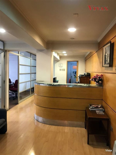 Oficina En Venta De 4 Privados En Santiago