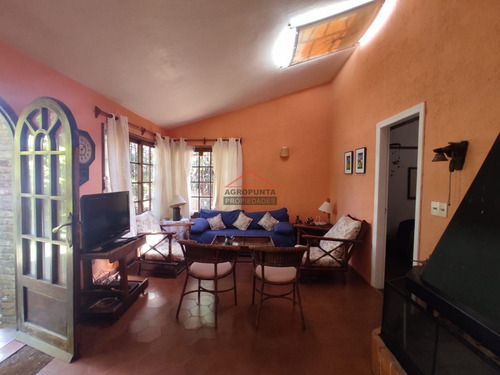 Casa En Brava, 3 Dormitorios *- Ref: 3845