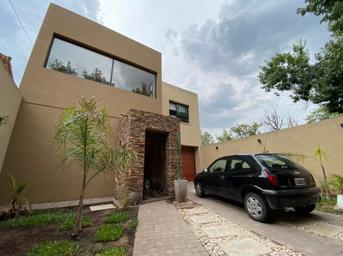 Imagen 2 de 14 de Espectacular Casa 4 Ambientes Con Cochera Monte Grande