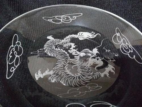 Dragão De Vidro 3d Gravado Laser C/base 18cm Diâm Ref-a Novo