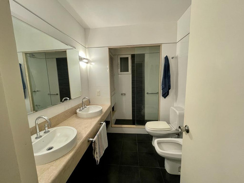 Exclusivo.zona Punta Carretas,bulevar Artigas Frente Al Golf Y A 200 Metros De Rambla Y Shopping.todo Un Piso De 330 M2,recepción, Amplia Terraza, Comedor, Doble Estar,4 Dorm.4 Baños.servicio.2 Gges.