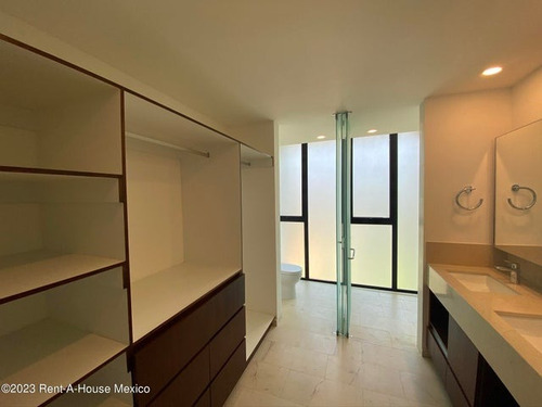 Departamento Con Cuarto De Servicio Y 3 Recámaras. Renta - Santa Fe Juriquilla