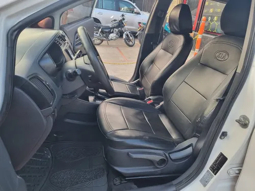 Kia Rio UB EX 1.4 AT