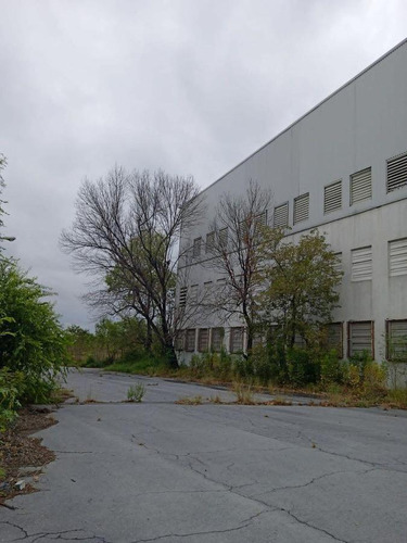 Nave Industrial De 82,311.40 En San Nicolás De Los Garza