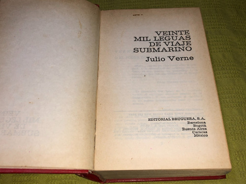 Veinte Mil Leguas De Viaje Submarino - Julio Verne- Bruguera