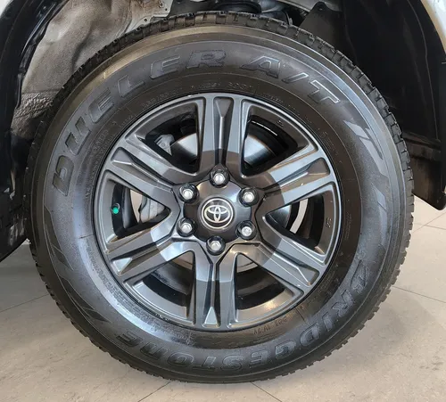 Toyota Hilux 2.7 SR Doble Cabina Mt
