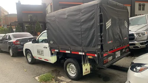 Mazda BT-50 2.2 cabina sencilla estaca 4x2