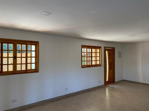 Imagem 13 de 14 de Bela Chácara Área De 3.000 M², Duas Casas 06 Dormitórios !!