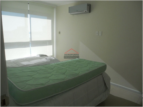 Apartamento En Brava, 3 Dormitorios *- Ref: 1869