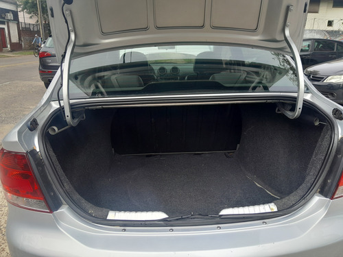 Volkswagen Voyage 1.6 101cv