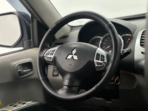 Mitsubishi L200 Triton 3.5 HPE 4X4 CD V6 24V FLEX 4P AUTOMÁTICO