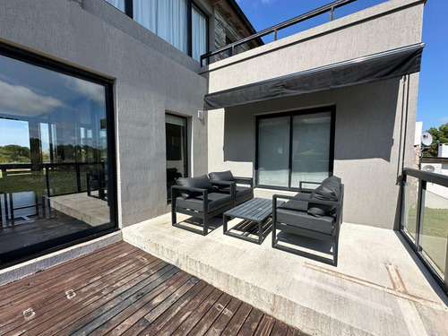 Casa En Venta - 4 Dormitorios 4 Baños - Pinamar