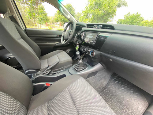 Imagen 7 de 12 de Toyota Hilux 2020 2.7 Cabina Doble Sr Mt