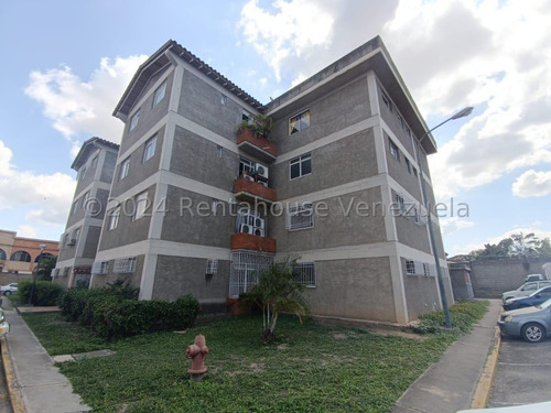  Sp Fabuloso Apartamento En P-b En  Venta En El   Centro De  Cabudare  Lara, Venezuela.  2 Dormitorios  2 Baños  67 M² 