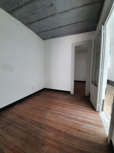 Casa De Altos, 10 Ambientes, 4 Baños, Ideal Empresa,