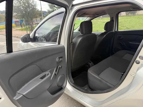 Renault Logan 1.6 Expression / Life +