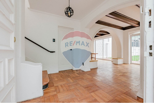 Casa Con Uso Habitacional Y Comercial En Ñuñoa