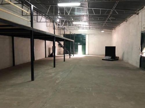 Imagen 2 de 6 de Galpon Centrico Apto Deposito 180 M2 Con Entrepiso