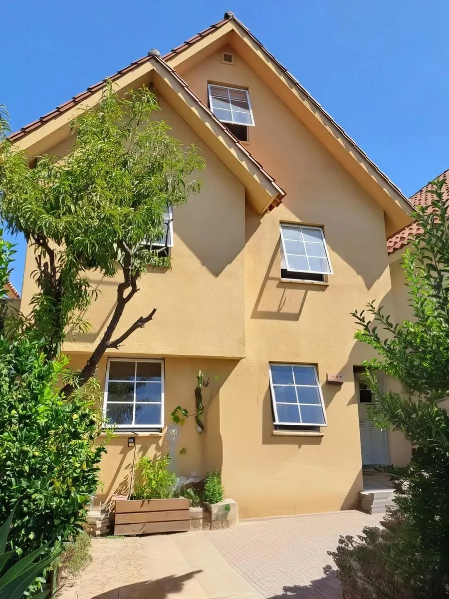 Imagen 4 de 30 de Venta Casa 4d 3b Condominio Con Piscina Los Libertadores
