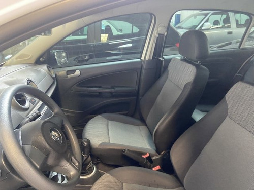 Imagem 6 de 14 de Voyage 1.6 Mi 8v Flex 4p Manual