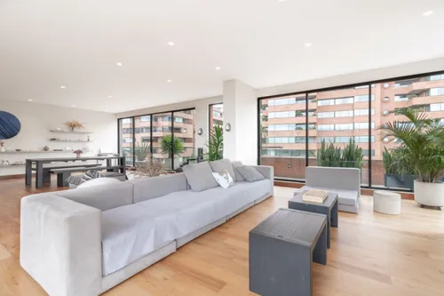 Apartamento En Arriendo En Los Rosales. Cod A23609