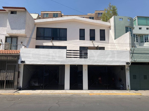 Casa En Venta En La Colonia Lomas Bulevares, Tlalnepantla De Baz, Edo Méx