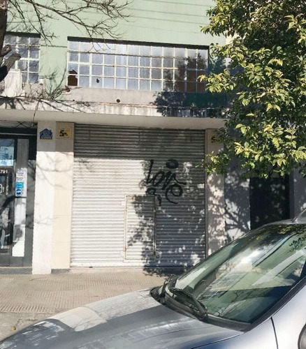 Local | Alvear Al 1700