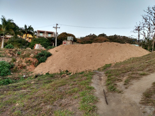 Imagem 2 de 5 de Terreno Em Nível A Rua Asfaltada, Perto De Comércio