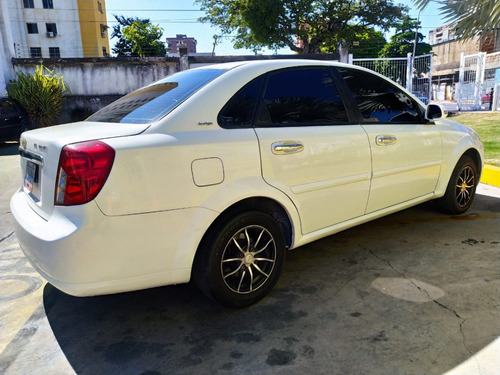 Imagen 4 de 13 de Chevrolet Optra Desing