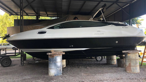 Lancha Avalon X23 Cuddy