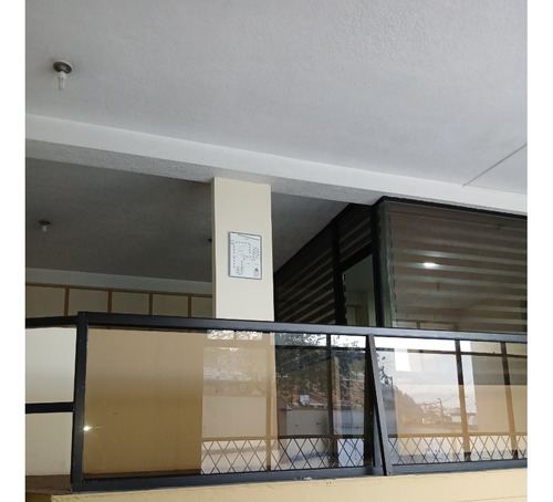 Oficinas 6 Ambientes Centro Norte Quito, Electricidad Y Agua 24/7