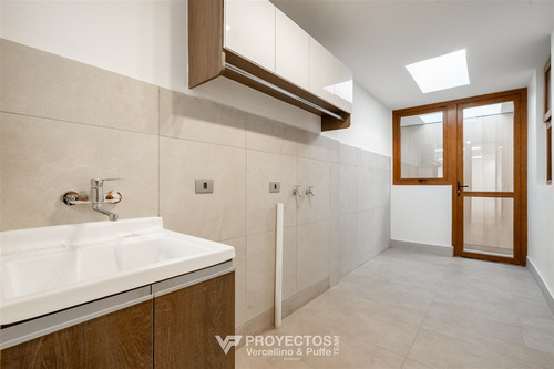 Casa Nueva En Arriendo De 4 Dorm. + Office Sector Monseñor