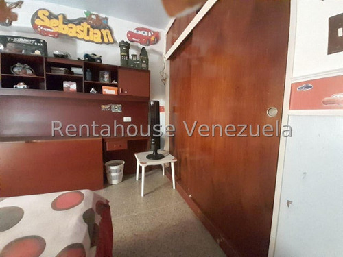 Maribel Morillo Asesor Inmobiliario De Rentahouse Vende Conservado Y Comodo Apartamento; De 95m2 Con 3 Hab. Y 2 Baños; Conjunto Privado Con Vigilancia; Condominio Arcas De Norte; Este De Barquisimeto