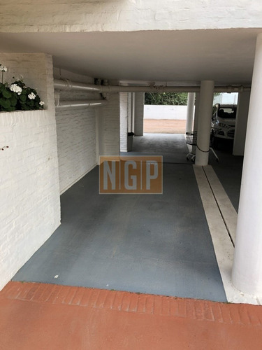 Aidy Gril Linda Zona Cerca Del Shopping - Ref: 4069