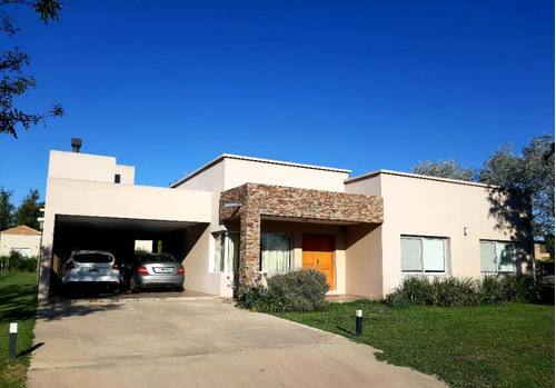 Casa En Venta En La Concepcion De Lujan