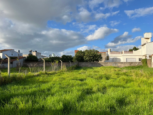 Lote En Venta Barrio Punta Mogotes A 200 Metros De La Costa, Excelente Ubicación 13.85mts X 23mts . Ideal Vivienda Parmente O Inversión Inmobiliaria