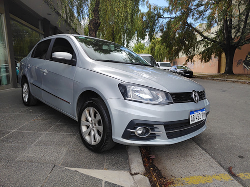 Volkswagen Voyage 1.6 Highline 101cv