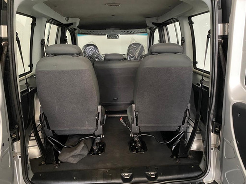 Fiat Doblò Essence 1.8 16v (flex)
