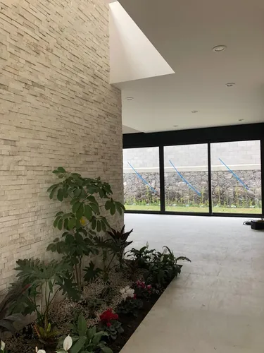 Residencia De Autor En: Altozano, 4ta Recamara En Pb, 5.5 Baños, Cochera Techada