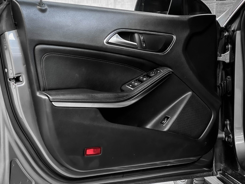 Mercedes-Benz Clase CLA 1.6 180 Cgi Mt