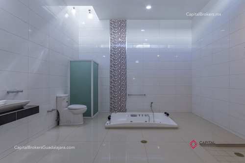 Casa De Lujo En Renta Colonia Moderna