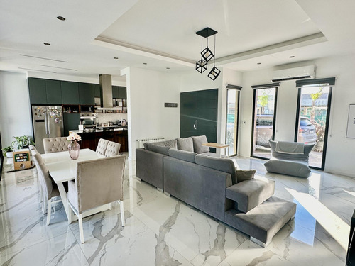 Casa En Venta En Santa Rita Canning San Vicente