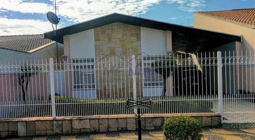 Imagem 1 de 30 de Casa Com 3 Dorms, Centro, Pirassununga - R$ 700 Mil, Cod: 10132568 - V10132568