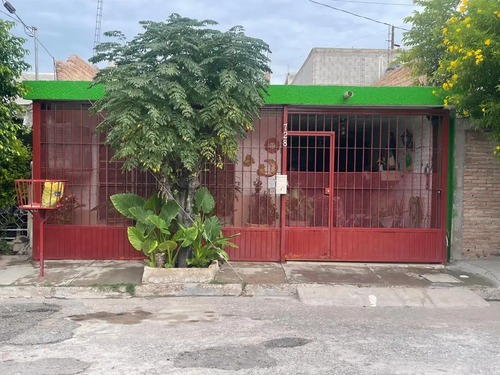 Casa En Venta En Villa California, Torreón, Coahuila De Zaragoza